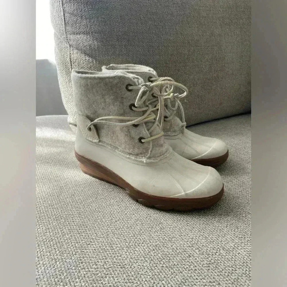 Sperrys Saltwater Tide Wool Ivory Cream Embossed Rain Duck Wedge Boot size 6 - Picture 2 of 9